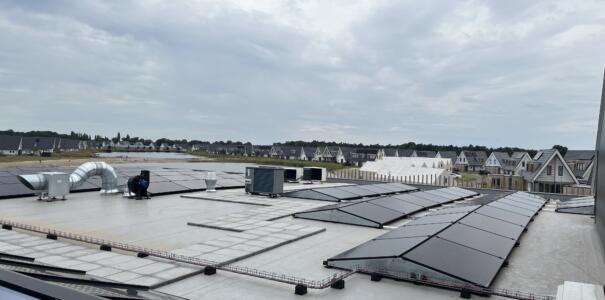 Zonnepanelen project van 258 panelen op het centrumgebouw van de Strabrechtse Vennen te Someren